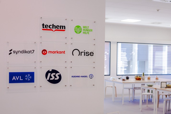/images/workwithus/OFFICE_30.jpg