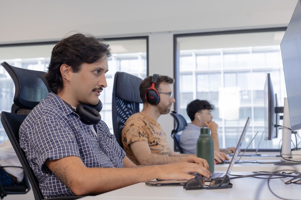 /images/workwithus/OFFICE_7.jpg